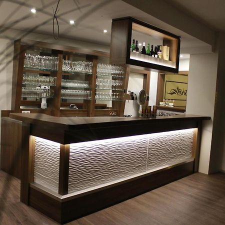 Ummen Hotel&Restaurant Barssel  ภายนอก รูปภาพ