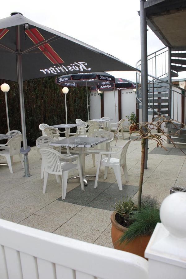 Ummen Hotel&Restaurant Barssel  ภายนอก รูปภาพ