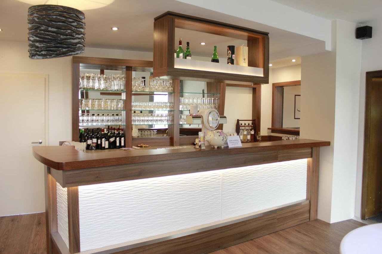 Ummen Hotel&Restaurant Barssel  ภายนอก รูปภาพ