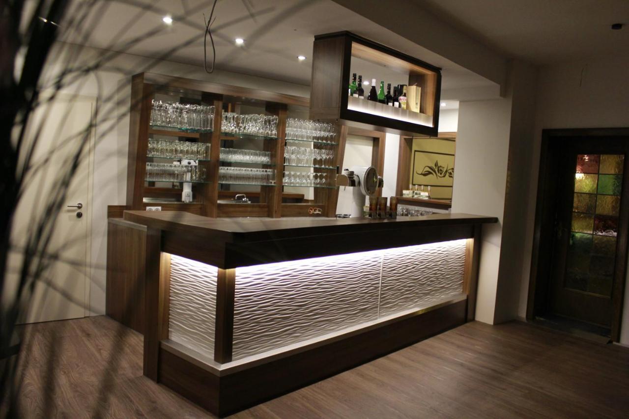 Ummen Hotel&Restaurant Barssel  ภายนอก รูปภาพ